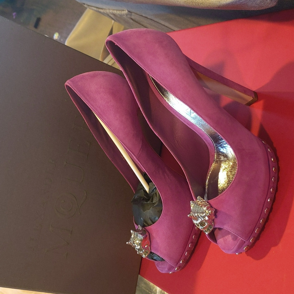 New Alexander McQueen skull heels 38.5